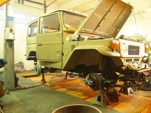 Land Cruiser FJ40 - renowacja expedycja.pl