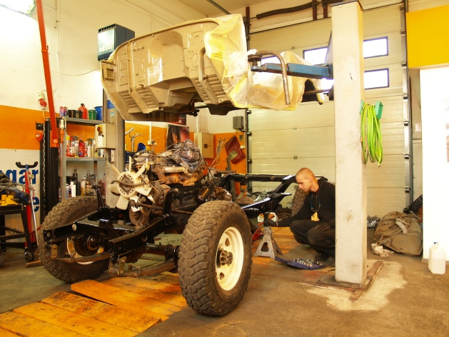 Land Cruiser FJ40 - renowacja expedycja.pl