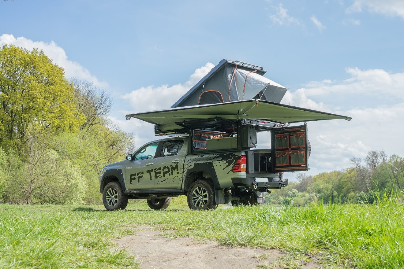 TOYOTA HILUX od RAYO