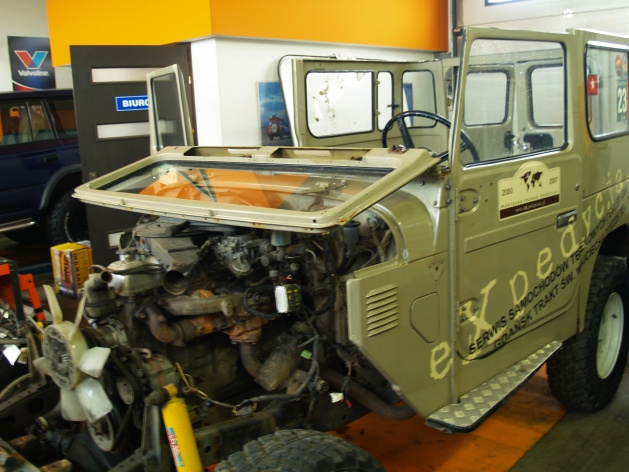 Land Cruiser FJ40 - renowacja expedycja.pl