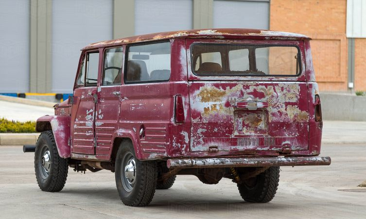 Odrestaurowany Land Cruiser FJ45LV