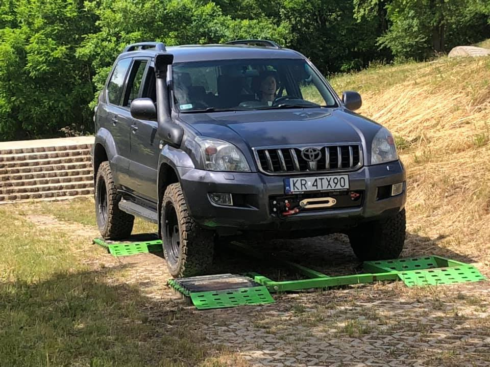 EXPERT DRIVING ACADEMY
