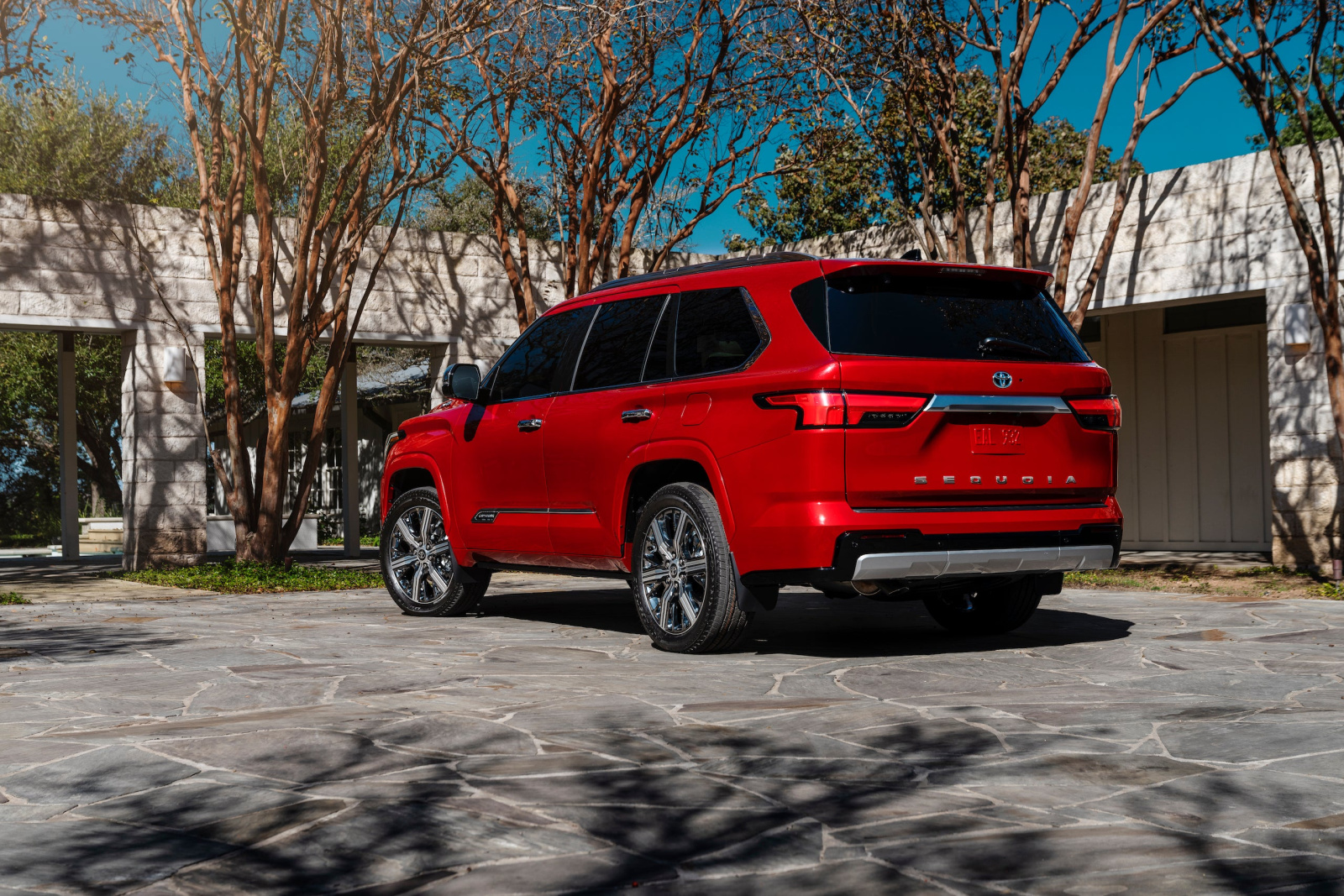 Toyota Sequoia 2022