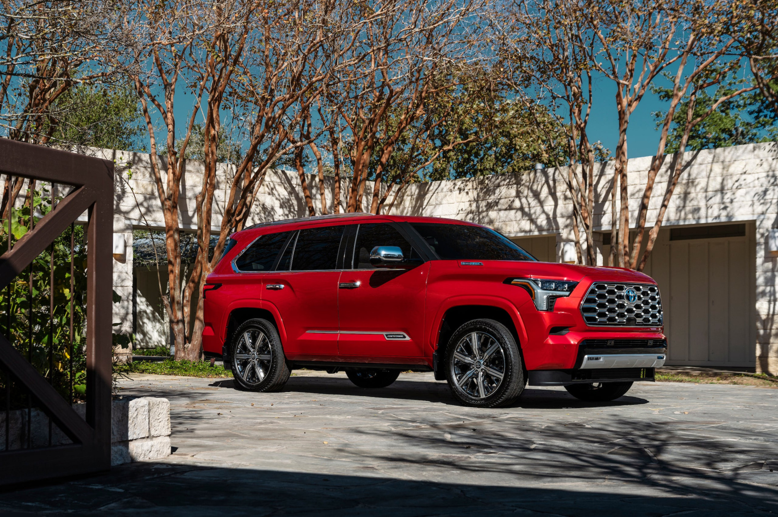 Toyota Sequoia 2022