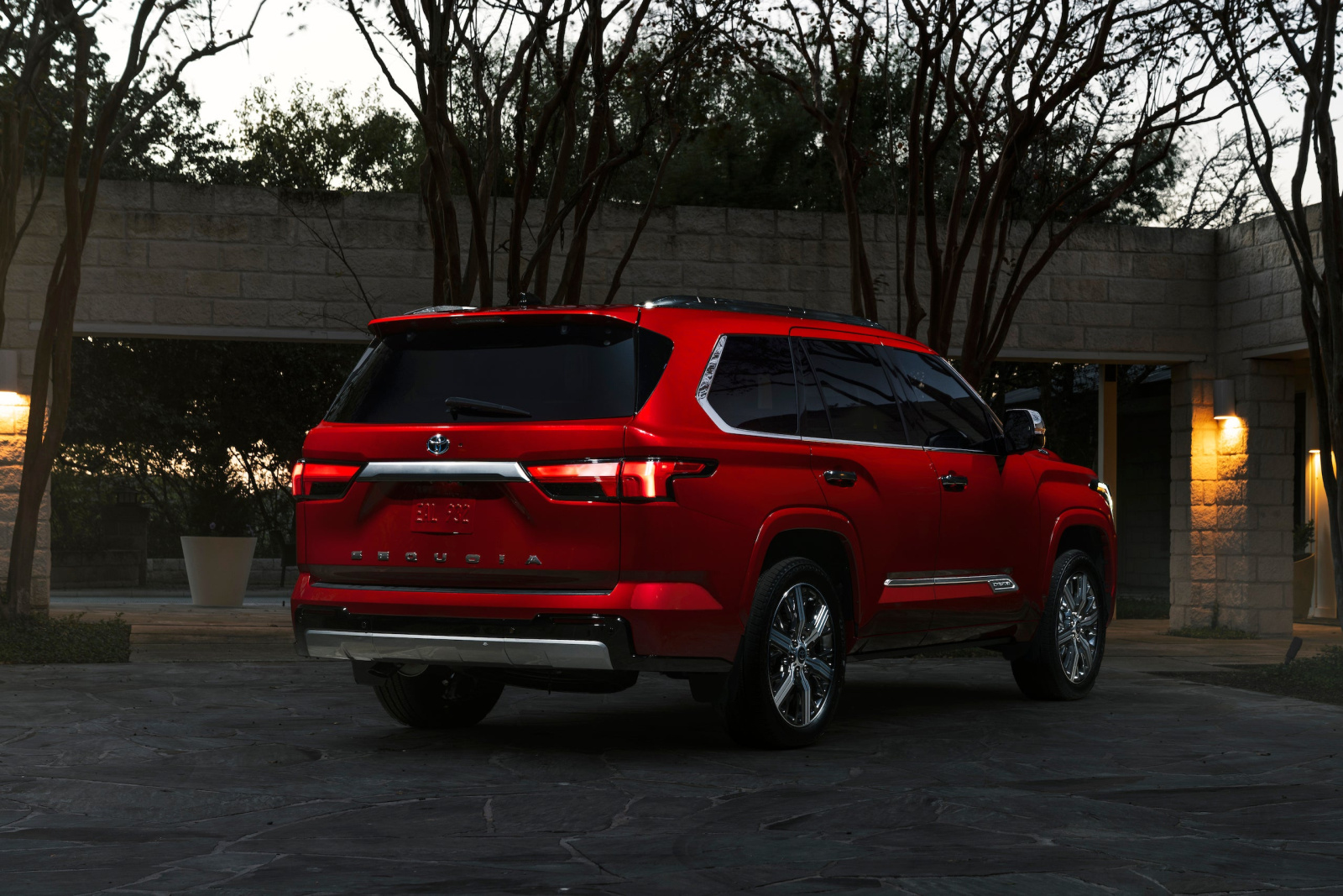 Toyota Sequoia 2022