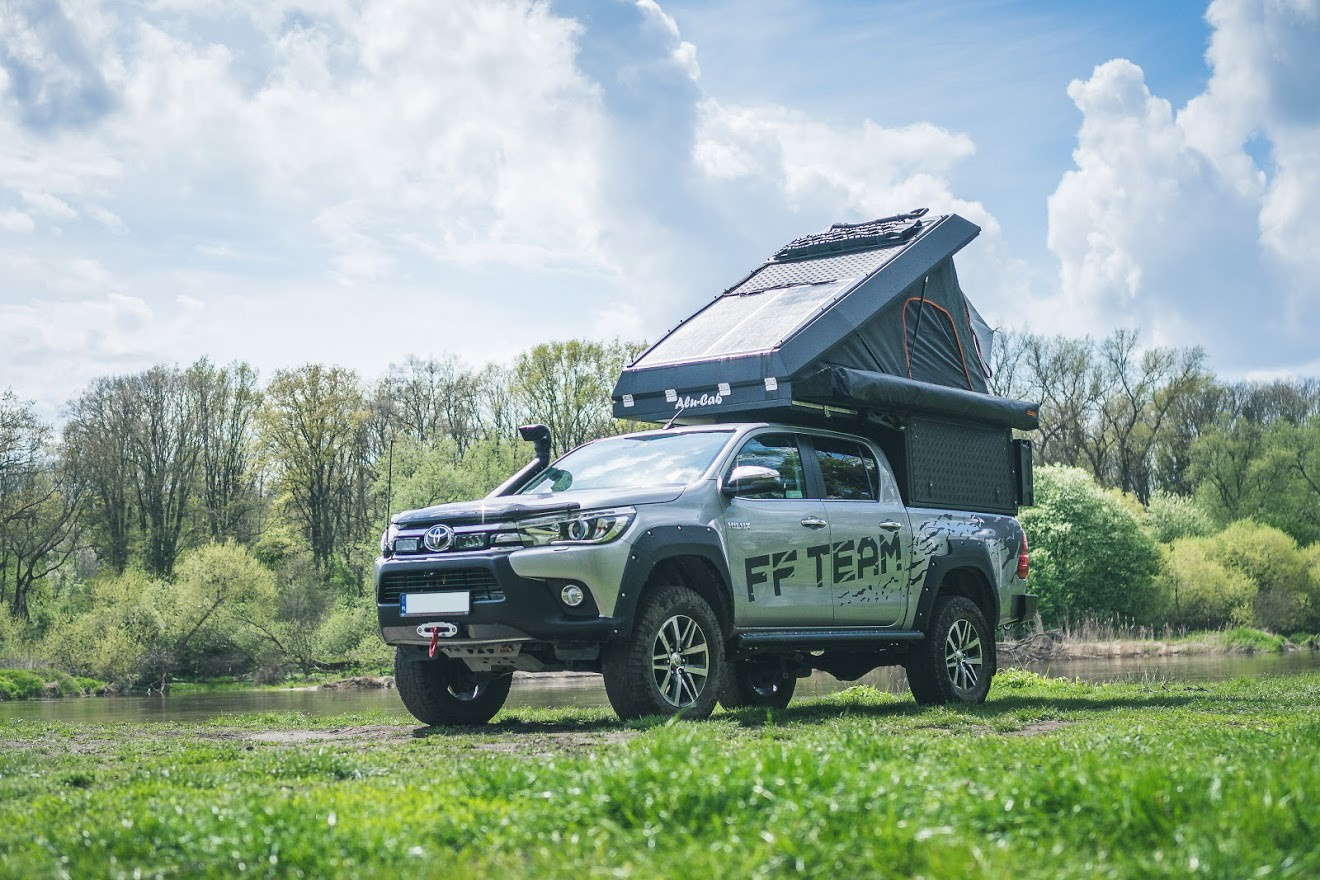 TOYOTA HILUX od RAYO