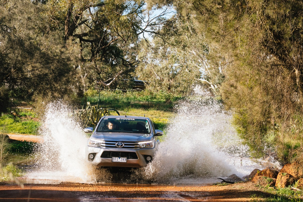 Hilux w pogoni za balonem cd