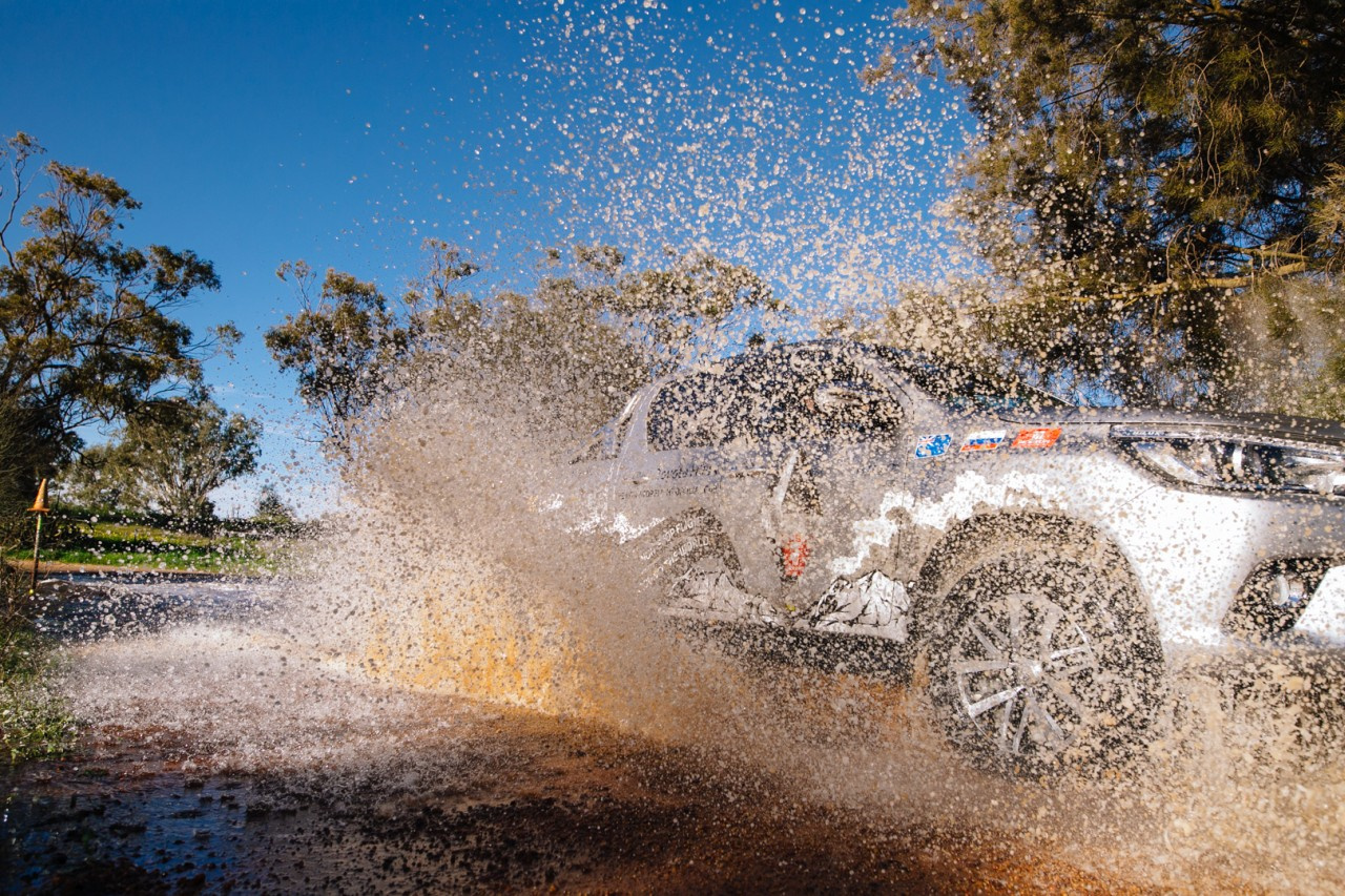 Hilux w pogoni za balonem cd