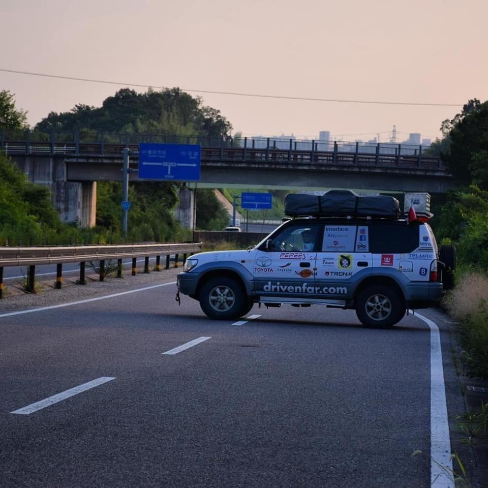 Drivenfar.com w drodze do Japonii