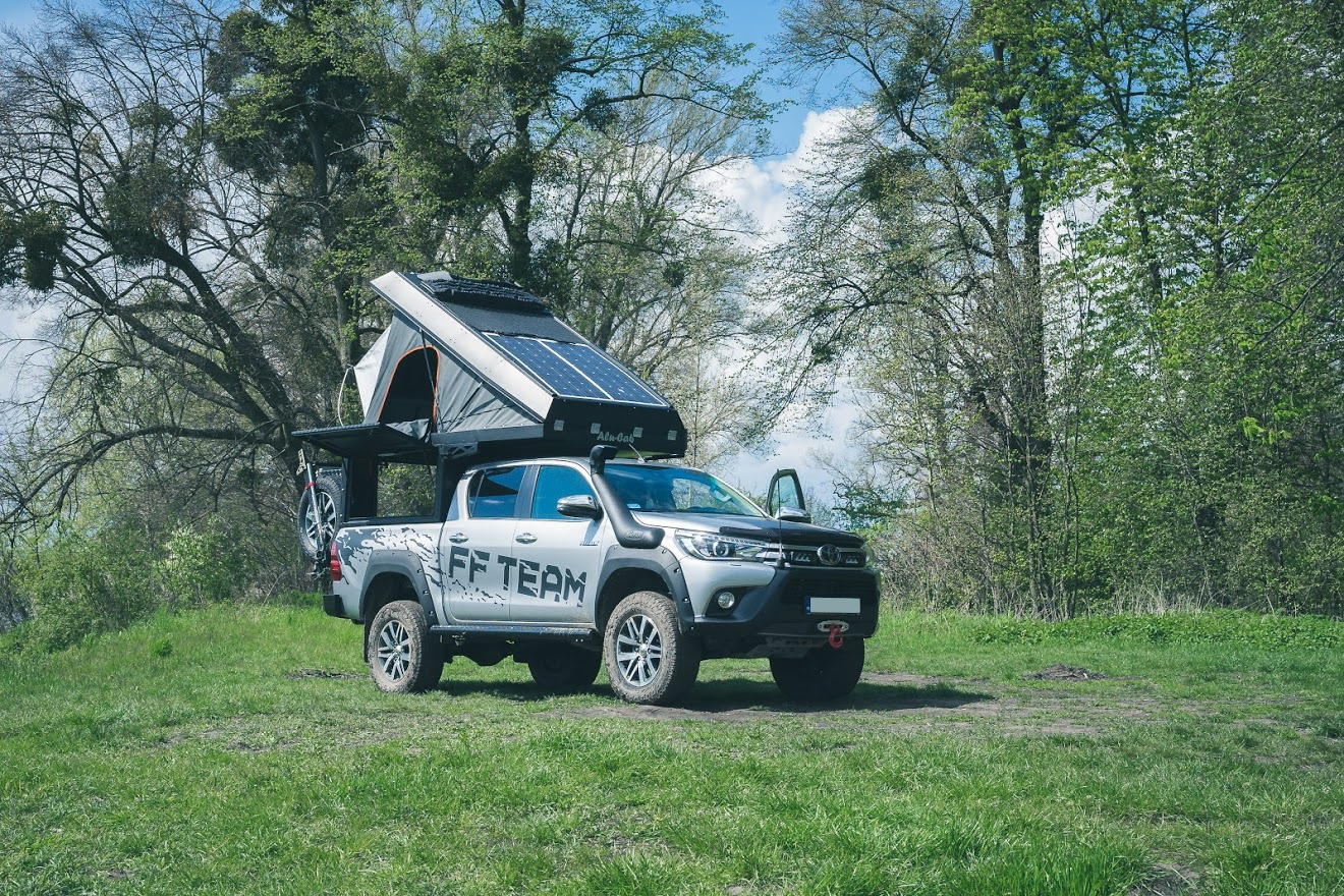TOYOTA HILUX od RAYO