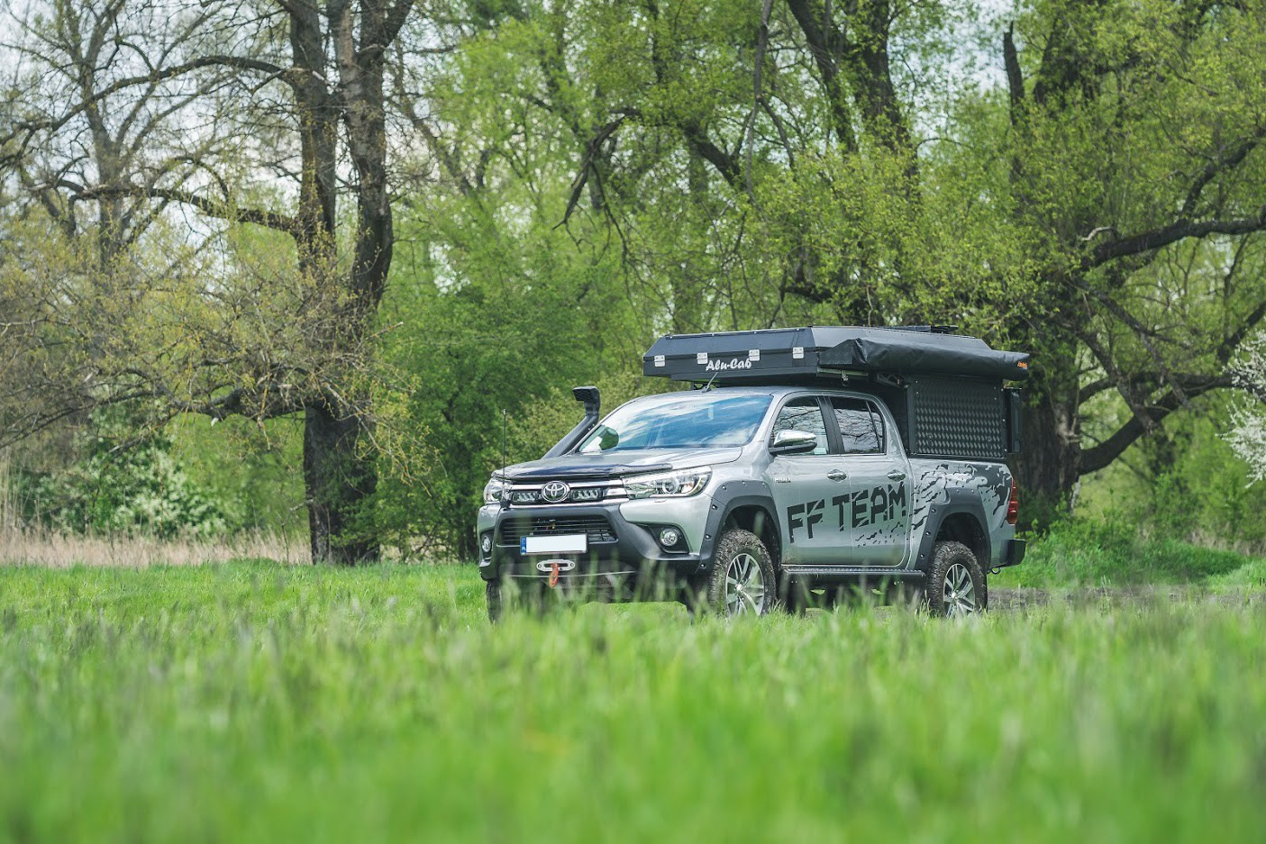 TOYOTA HILUX od RAYO