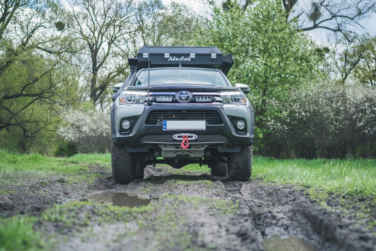 TOYOTA HILUX od RAYO