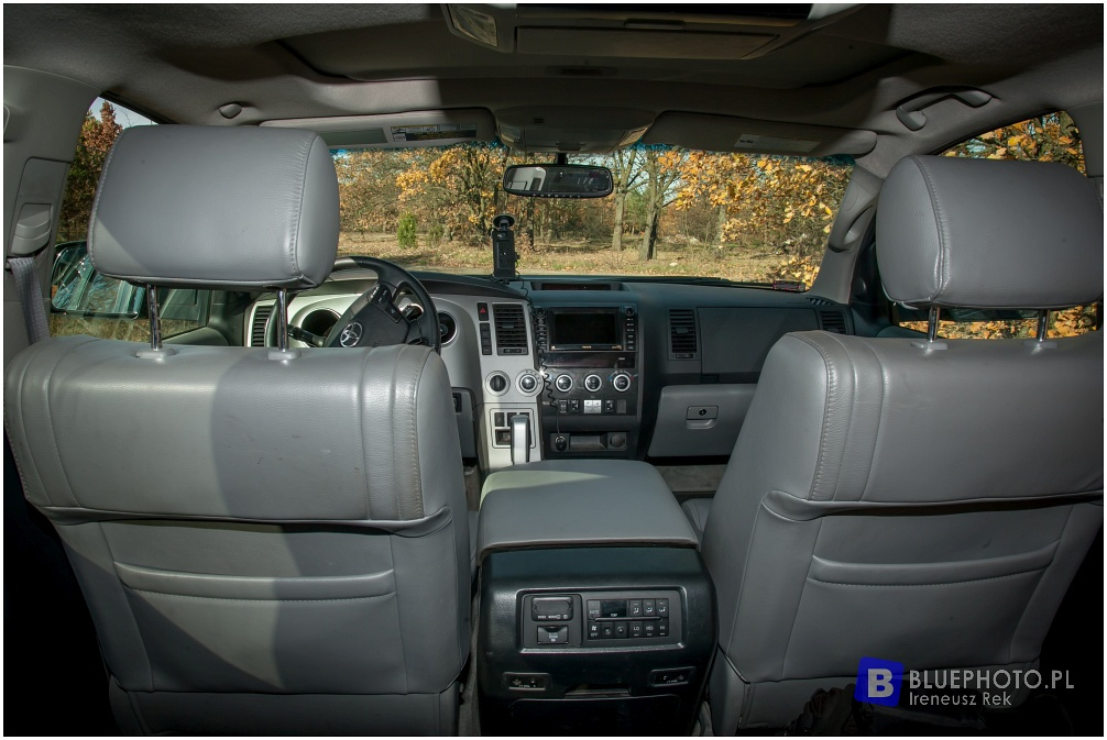 Toyota Sequoia Arka