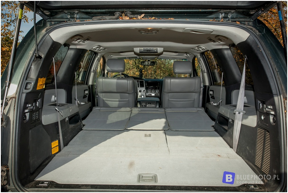 Toyota Sequoia Arka