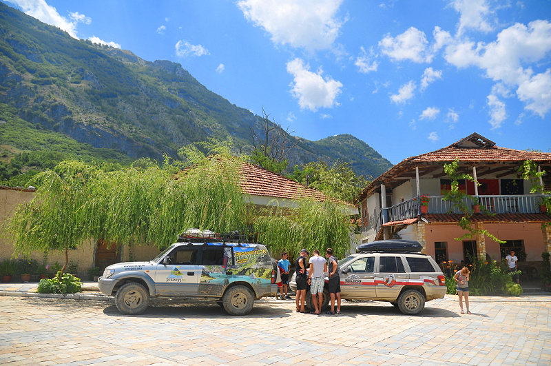 Albania z The Beduins