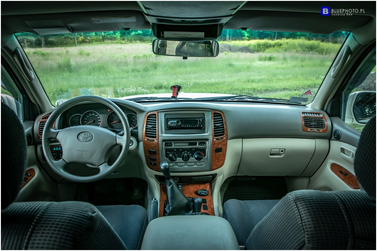 Toyota Land Cruiser HZJ105