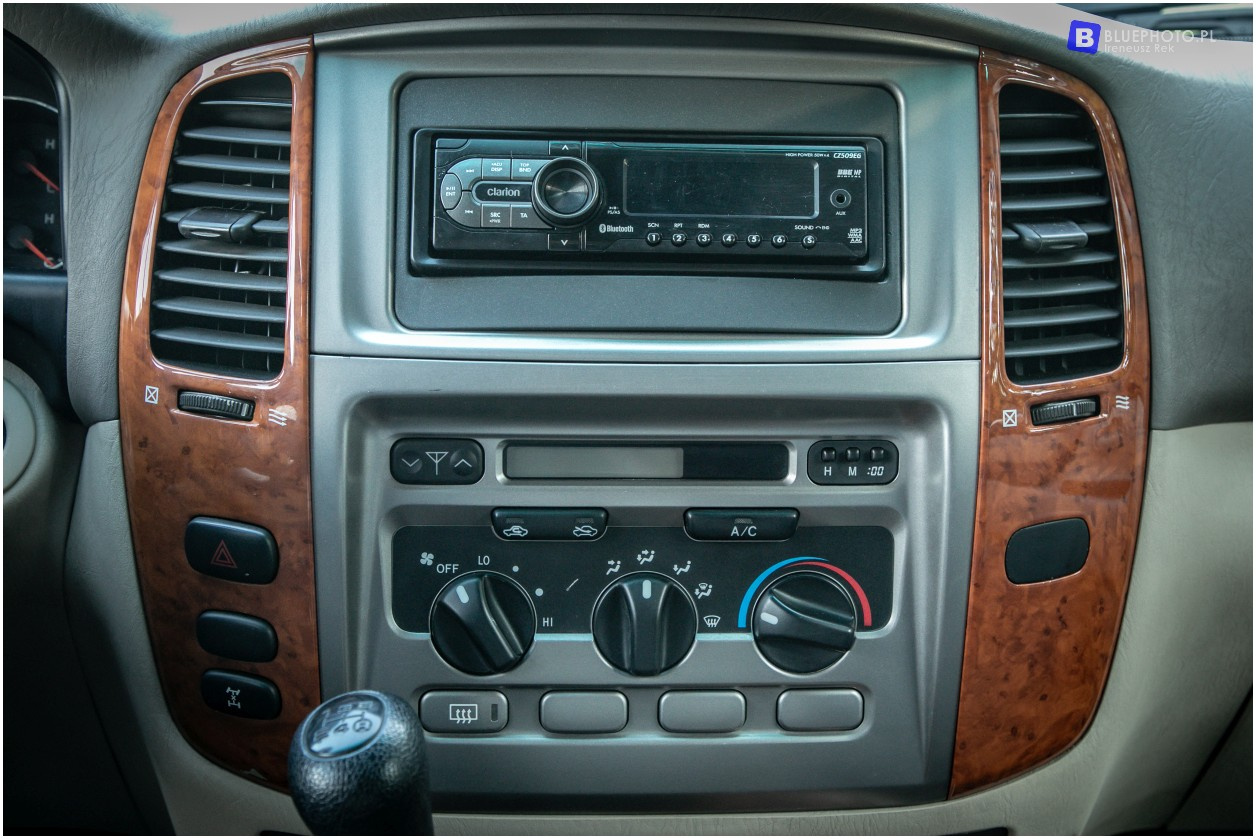 Toyota Land Cruiser HZJ105
