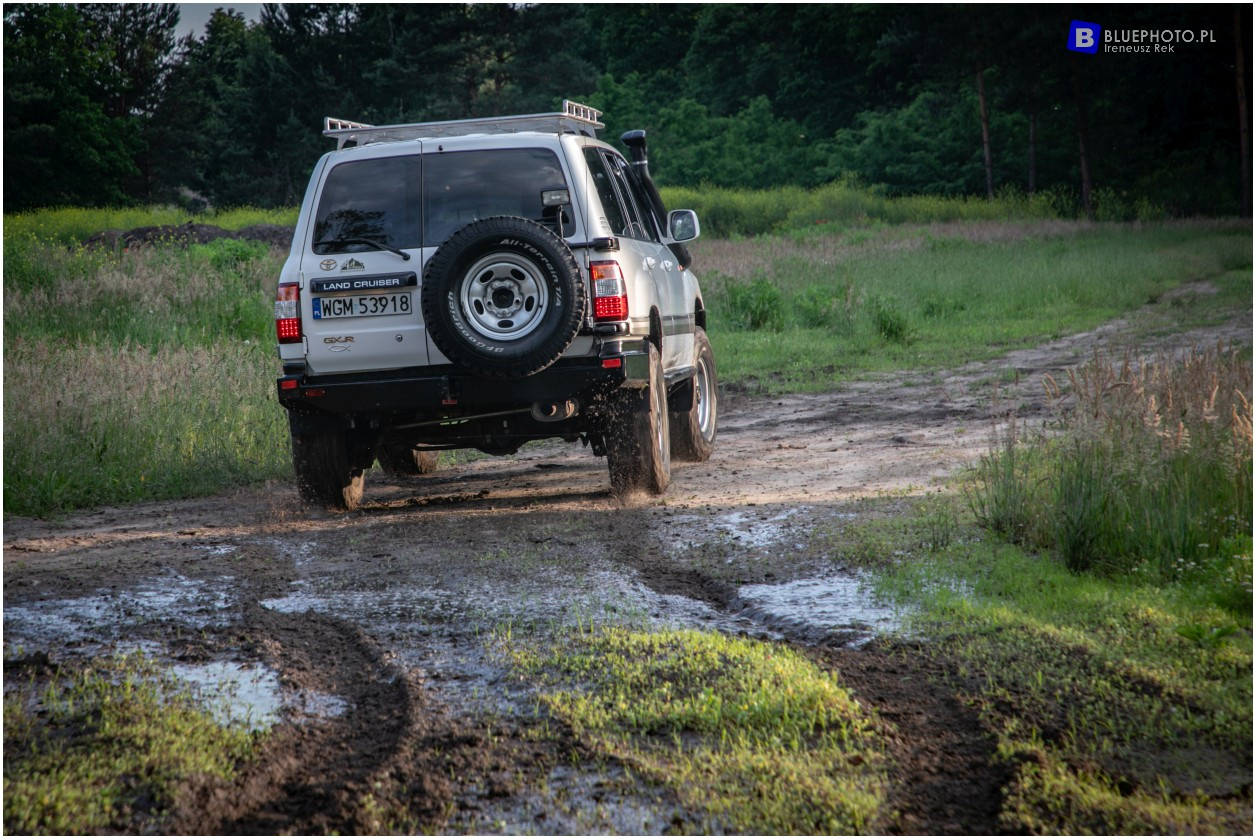 Toyota Land Cruiser HZJ105