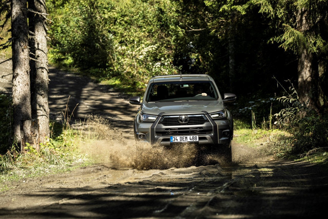 Nowa Toyota Hilux – mocniejszy silnik 2.8