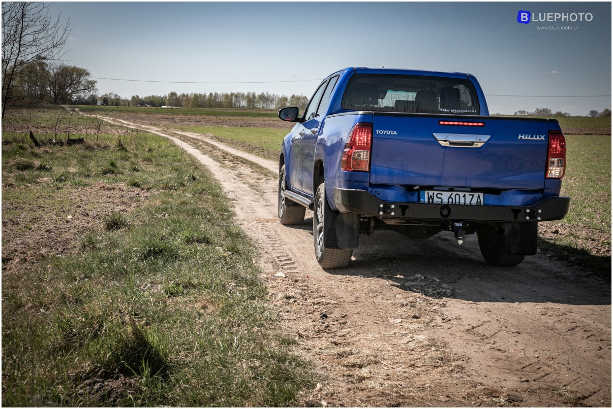 Toyota Hilux REVO Czarka