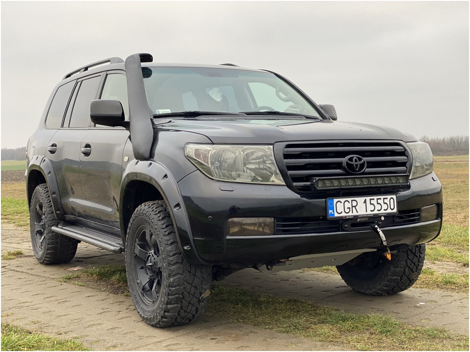 Toyota Land Cruiser 200 - na wyprawę