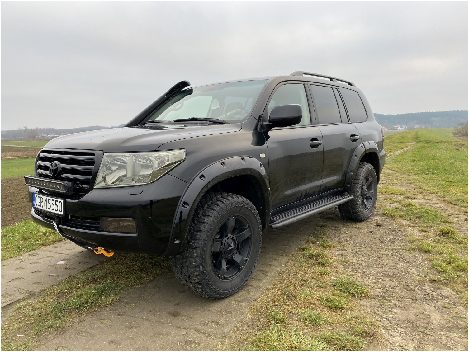 Toyota Land Cruiser 200 - na wyprawę
