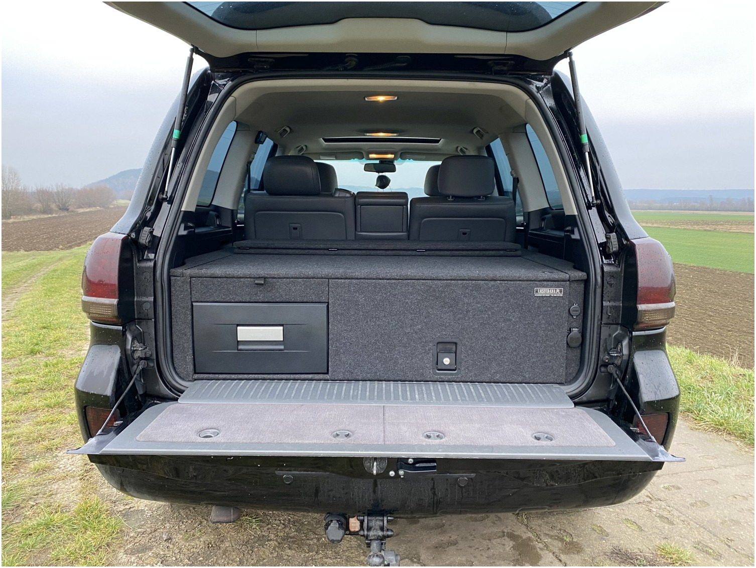 Toyota Land Cruiser 200 - na wyprawę