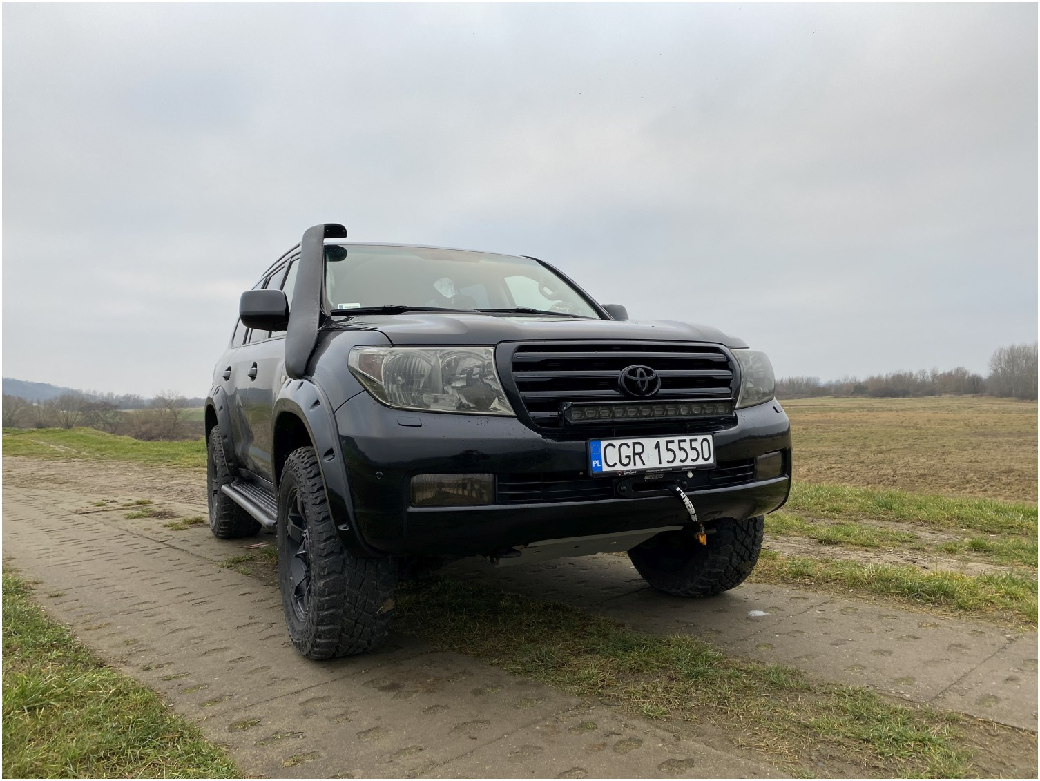 Toyota Land Cruiser 200 - na wyprawę