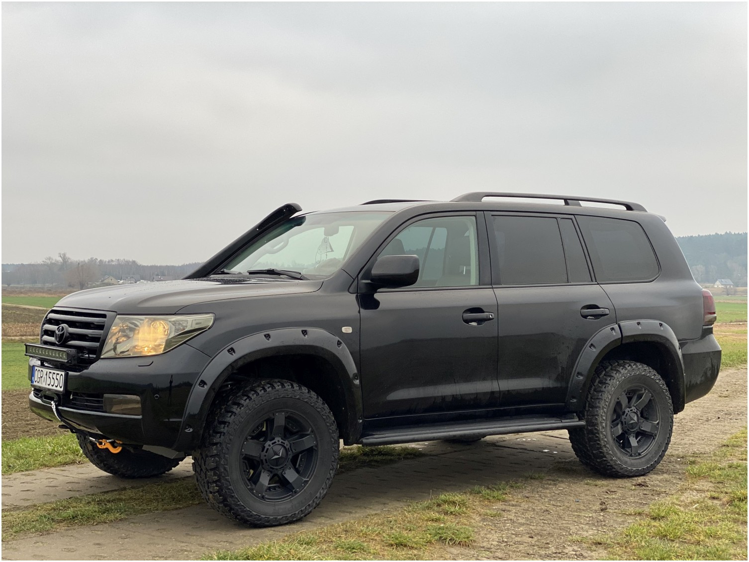 Toyota Land Cruiser 200 - na wyprawę