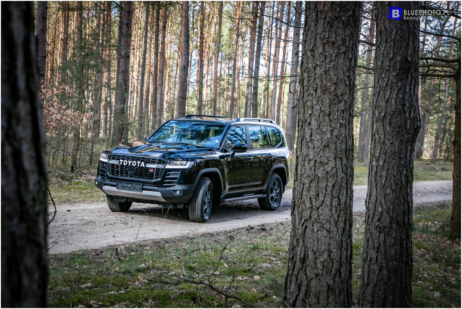 Toyota Land Cruiser 300 GR od CARSDUBAI