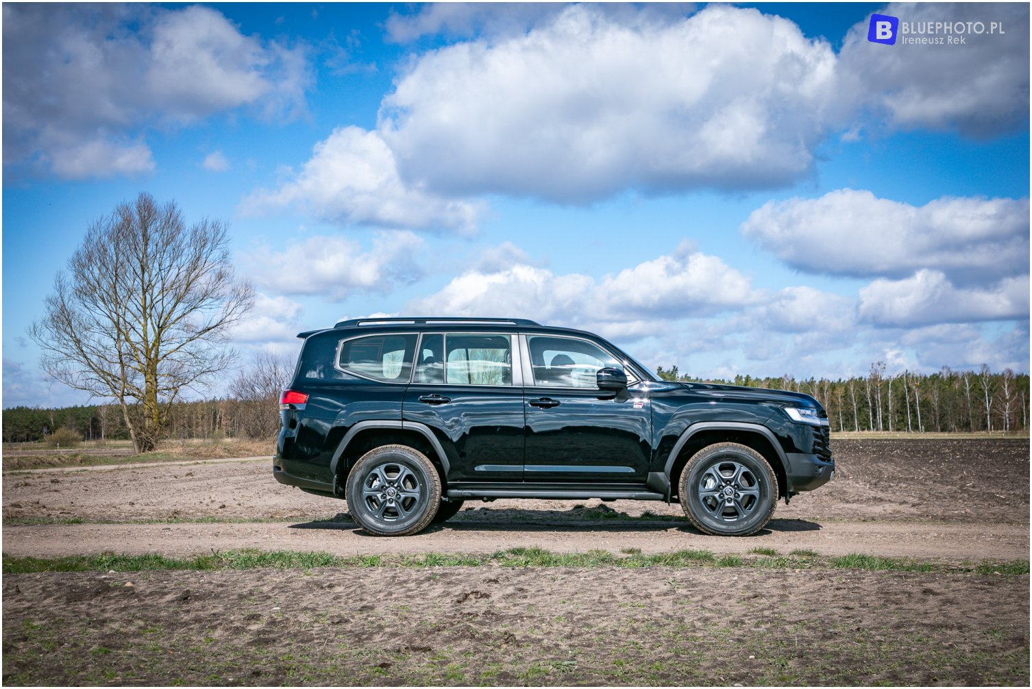 Toyota Land Cruiser 300 GR od CARSDUBAI