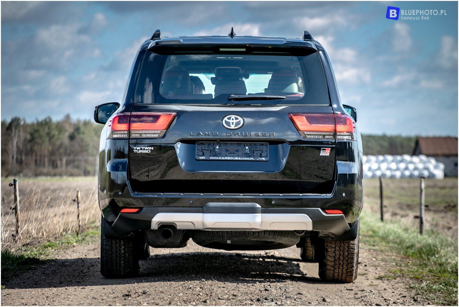 Toyota Land Cruiser 300 GR od CARSDUBAI
