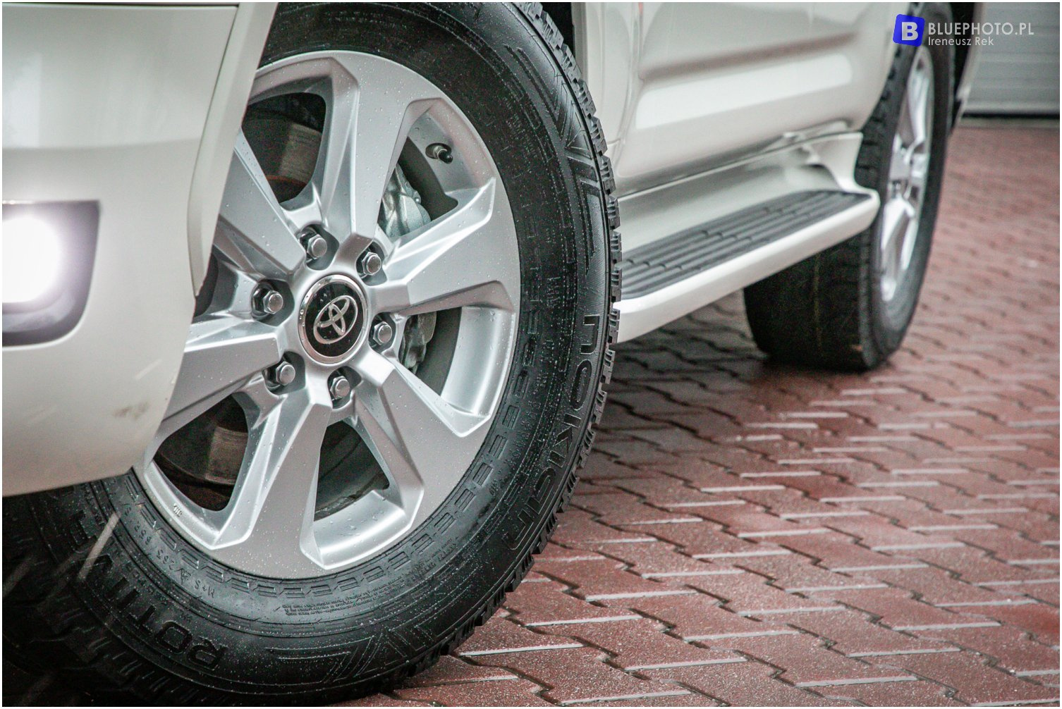Toyota Land Cruiser 300