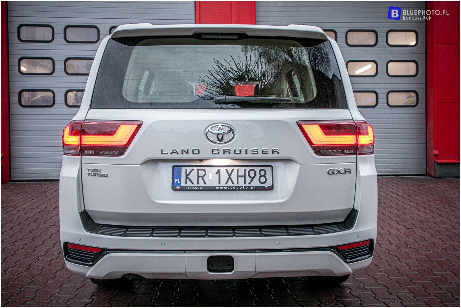 Toyota Land Cruiser 300
