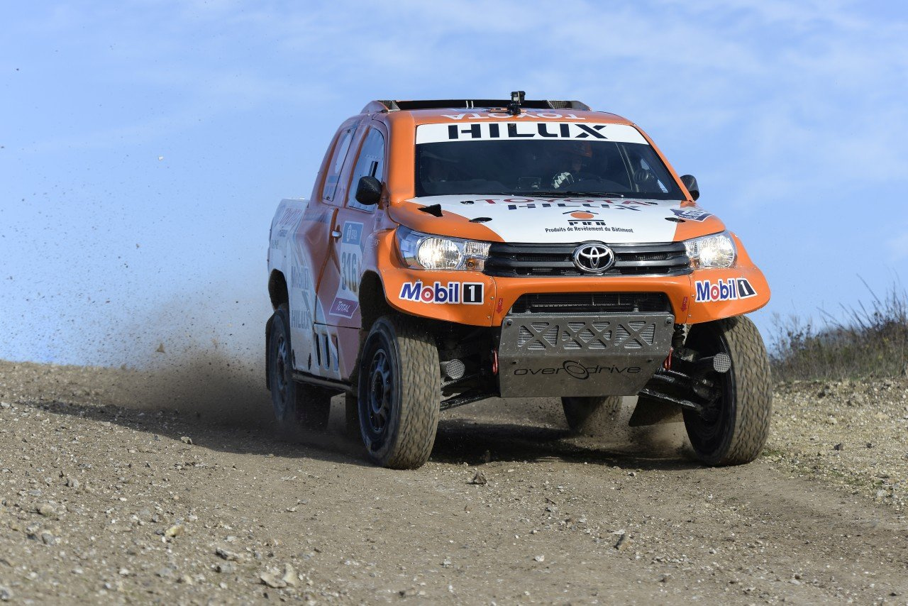 Dakarowy Hilux Ronana Chabota