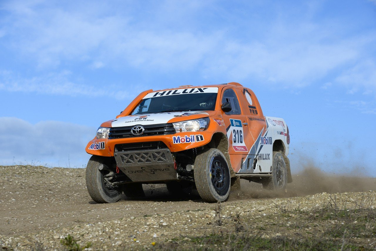 Dakarowy Hilux Ronana Chabota