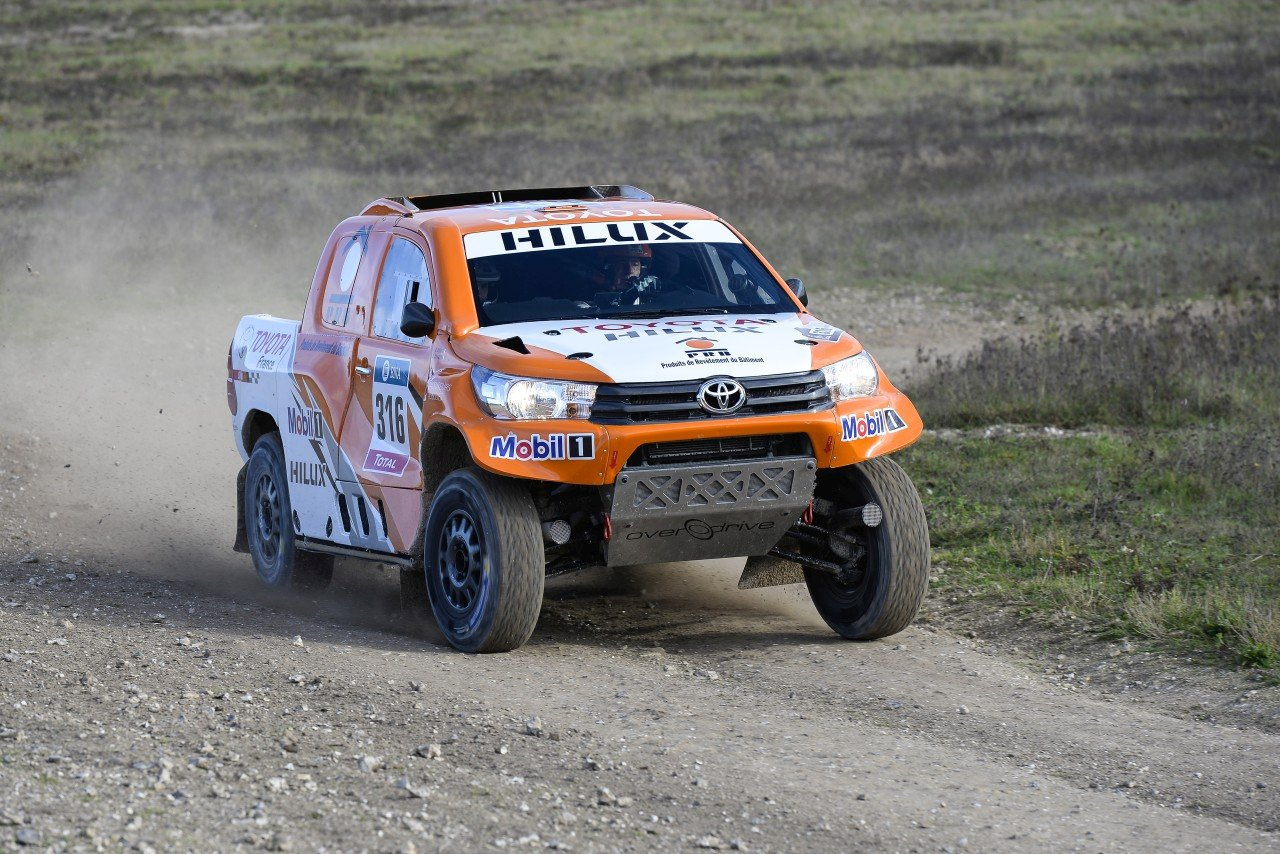 Dakarowy Hilux Ronana Chabota