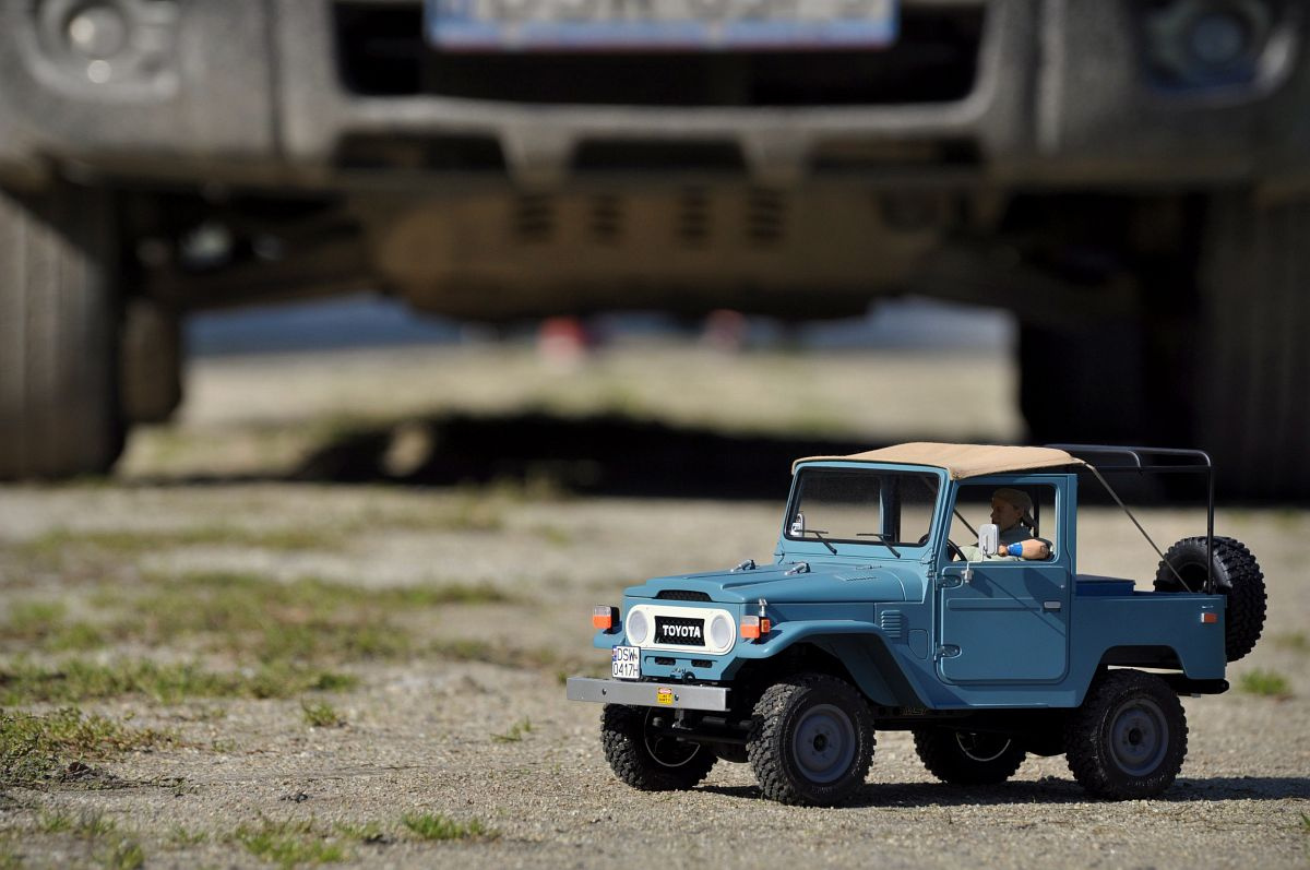FJ40 - modelarskie cudo do jazdy po skalowym terenie