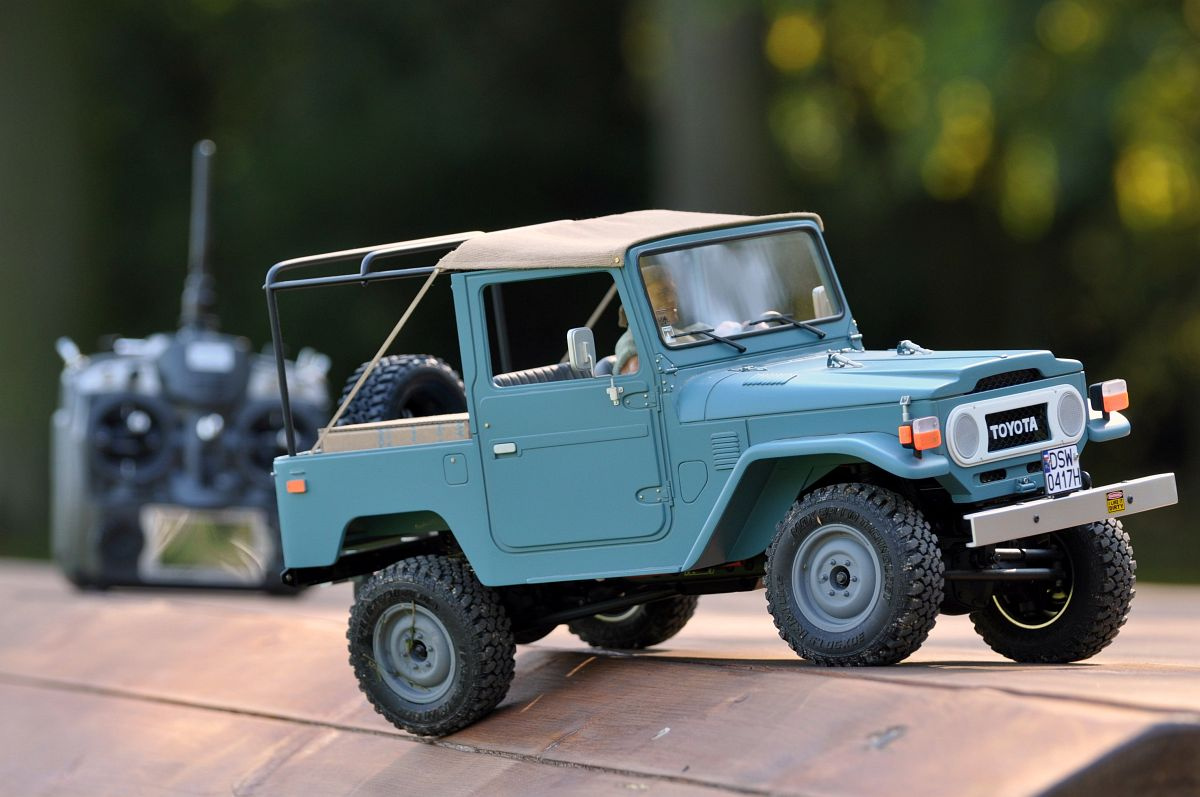 FJ40 - modelarskie cudo do jazdy po skalowym terenie