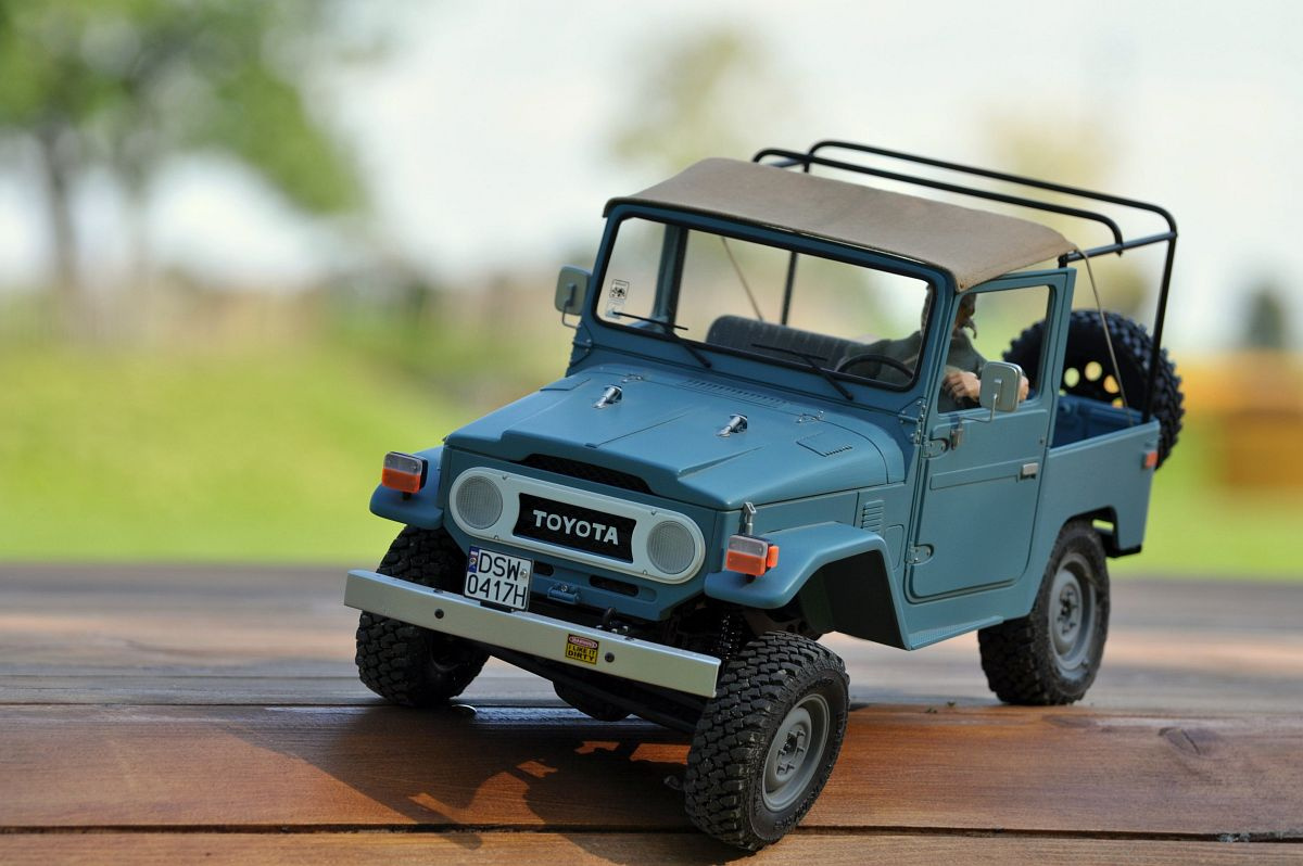 FJ40 - modelarskie cudo do jazdy po skalowym terenie