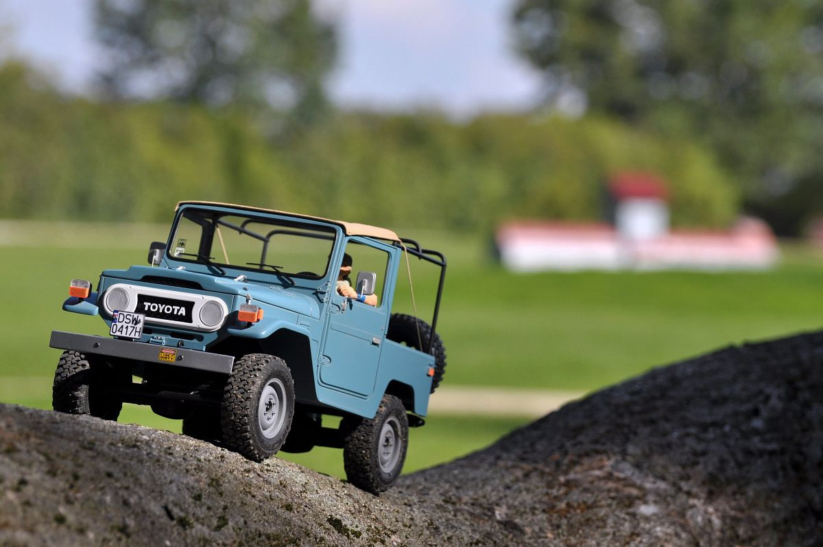 FJ40 - modelarskie cudo do jazdy po skalowym terenie