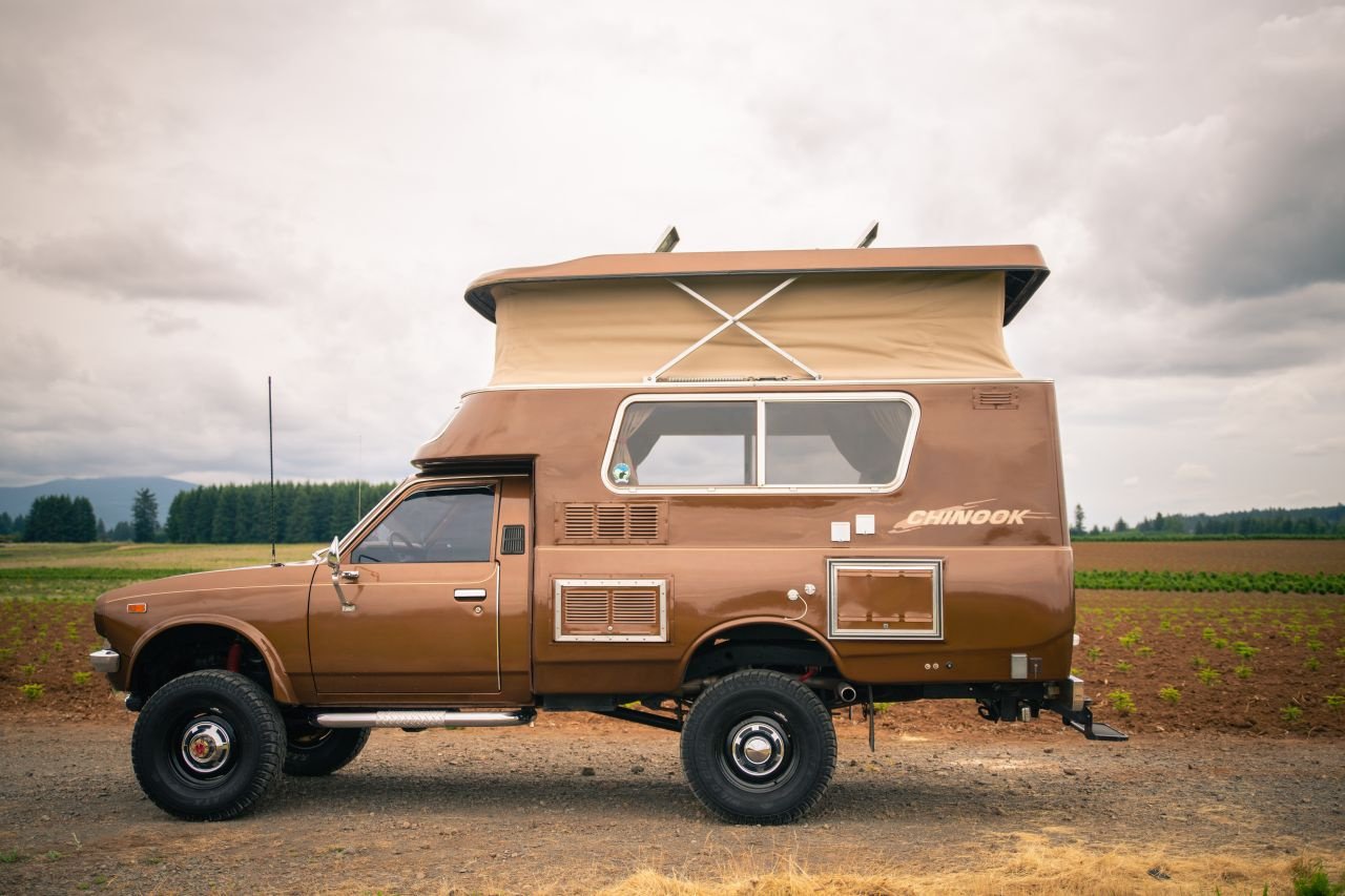 Kamper Toyota Hilux Chinook 4×4 – przepustka do przygody