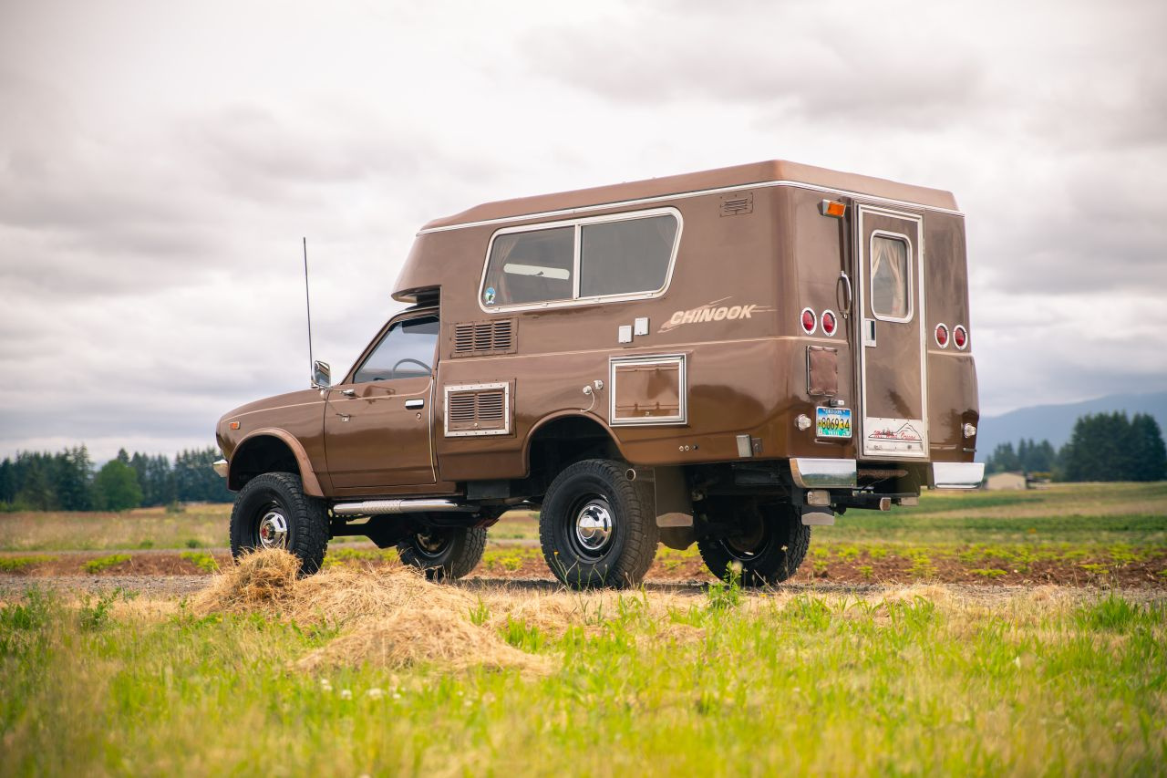 Kamper Toyota Hilux Chinook 4×4 – przepustka do przygody