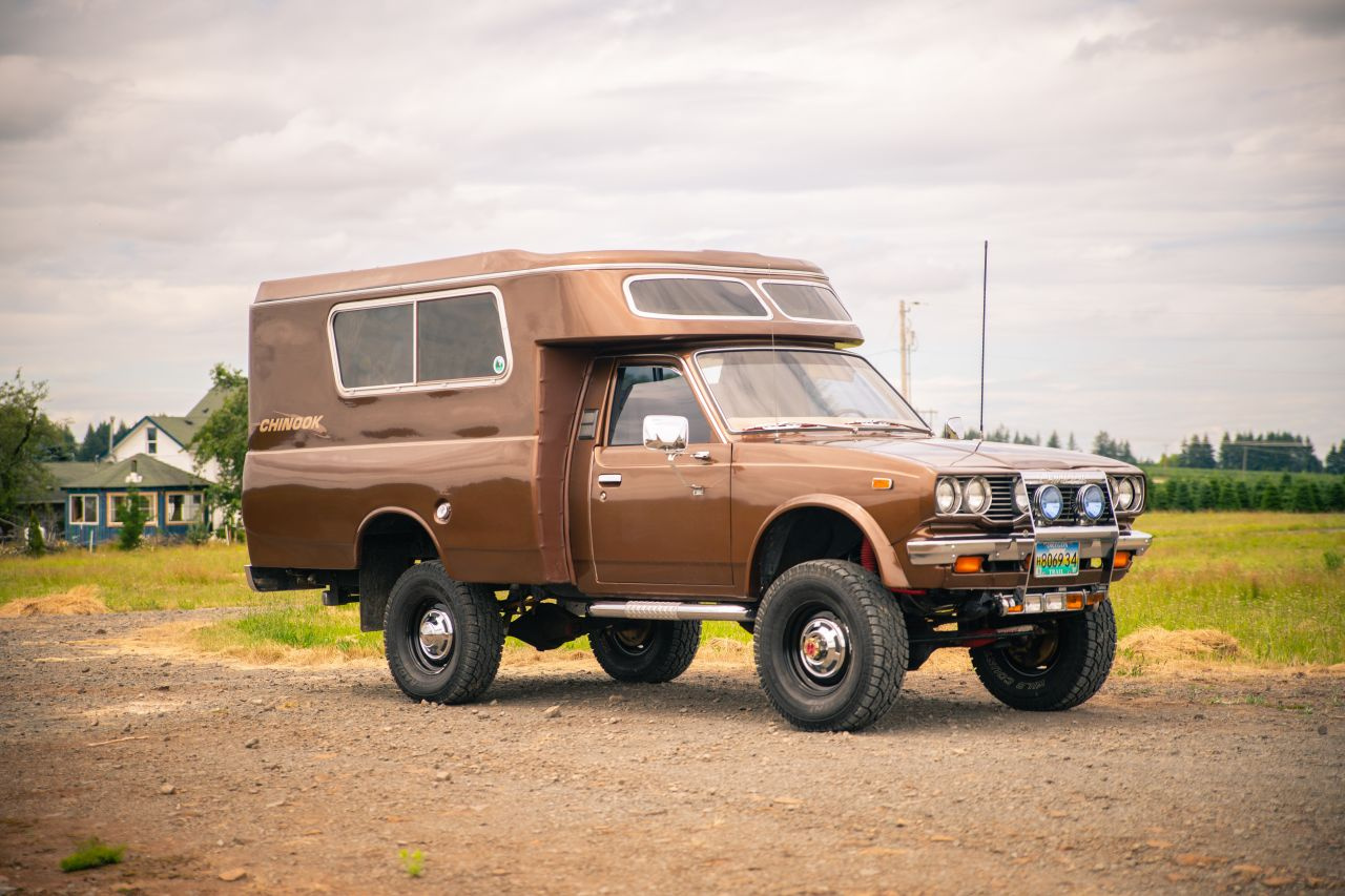 Kamper Toyota Hilux Chinook 4×4 – przepustka do przygody