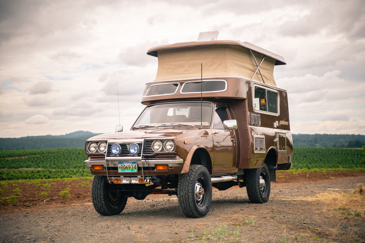Kamper Toyota Hilux Chinook 4×4 – przepustka do przygody