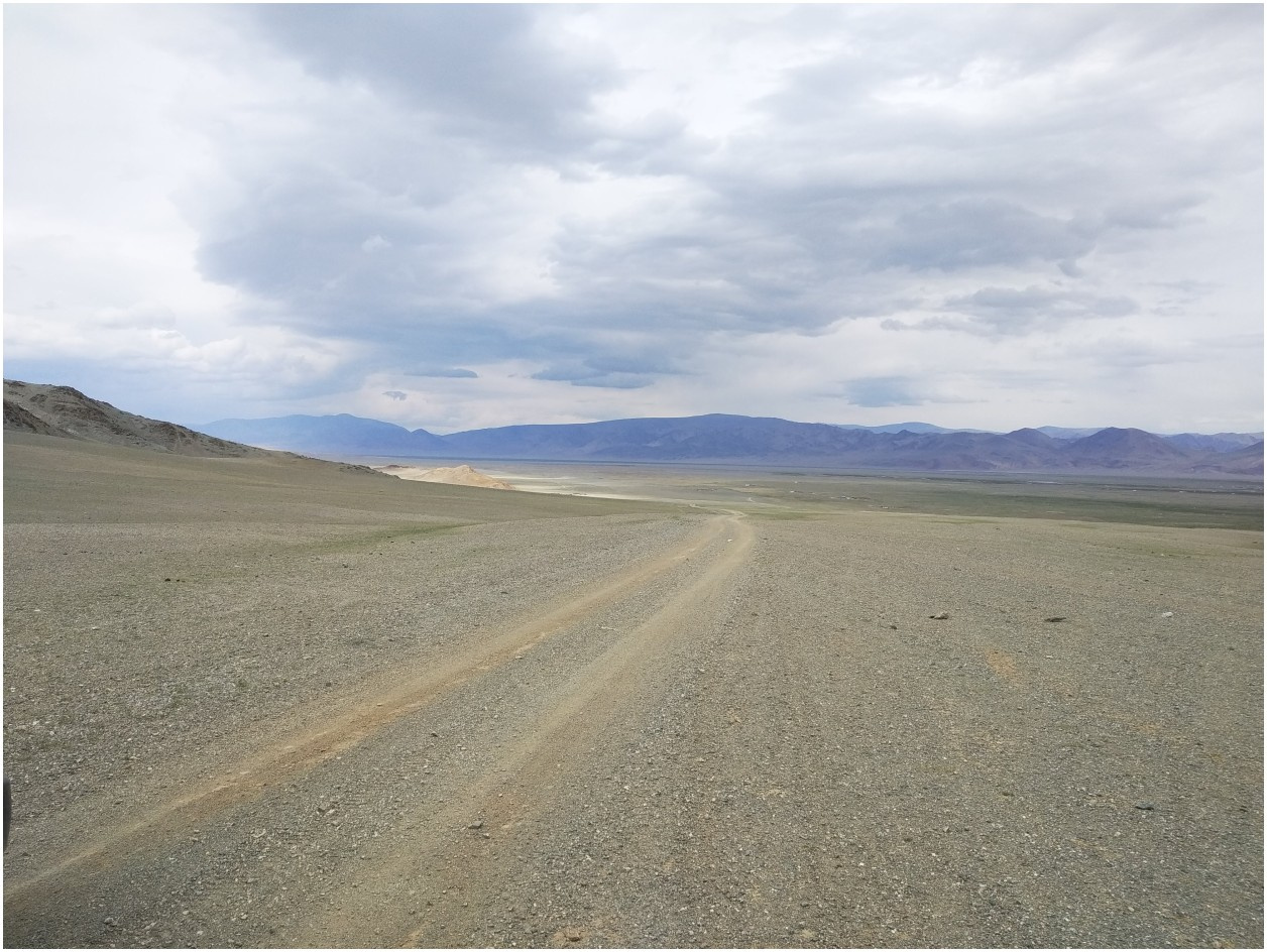 Hiluxem z kapsułą mieszkalną do Mongolii