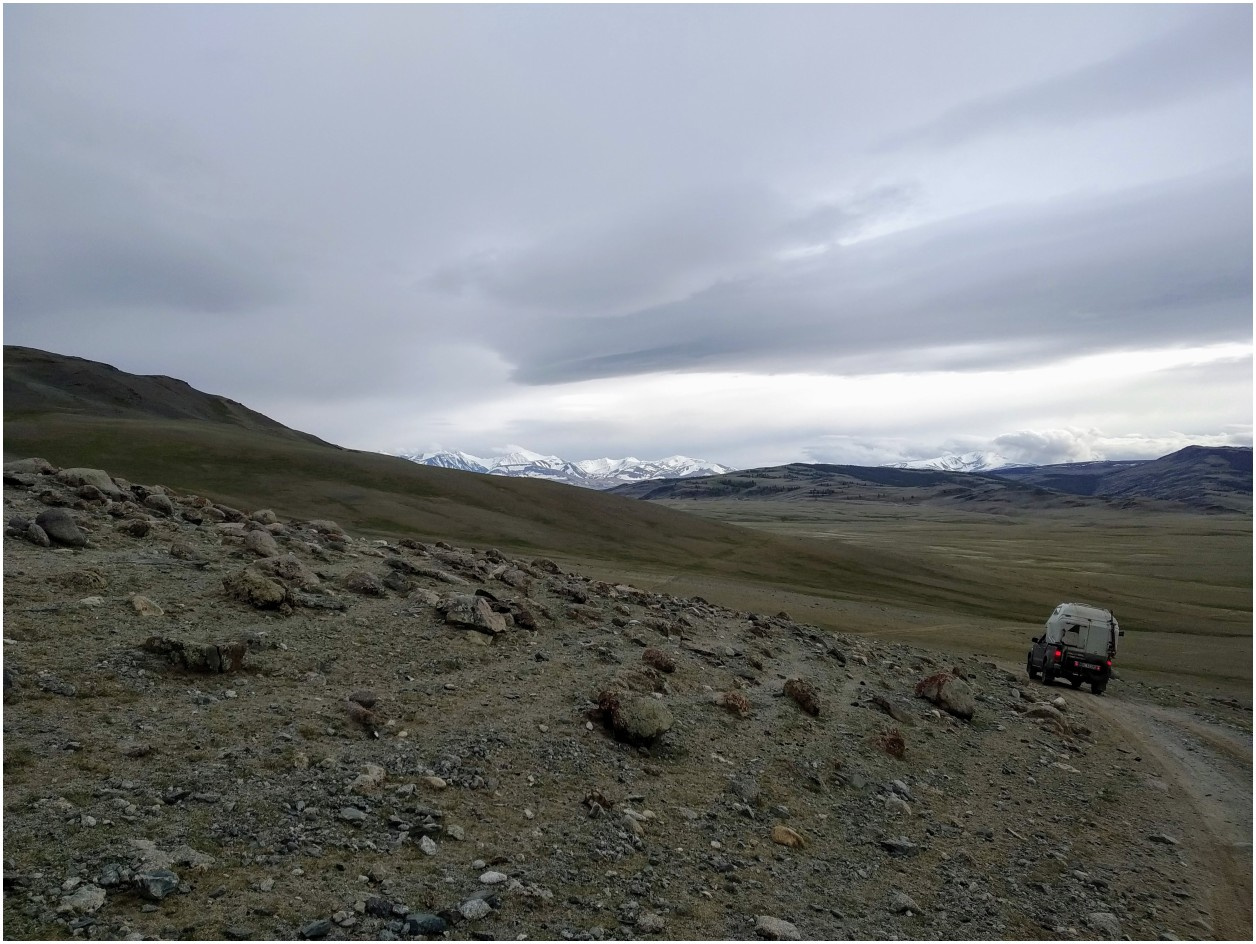 Hiluxem z kapsułą mieszkalną do Mongolii