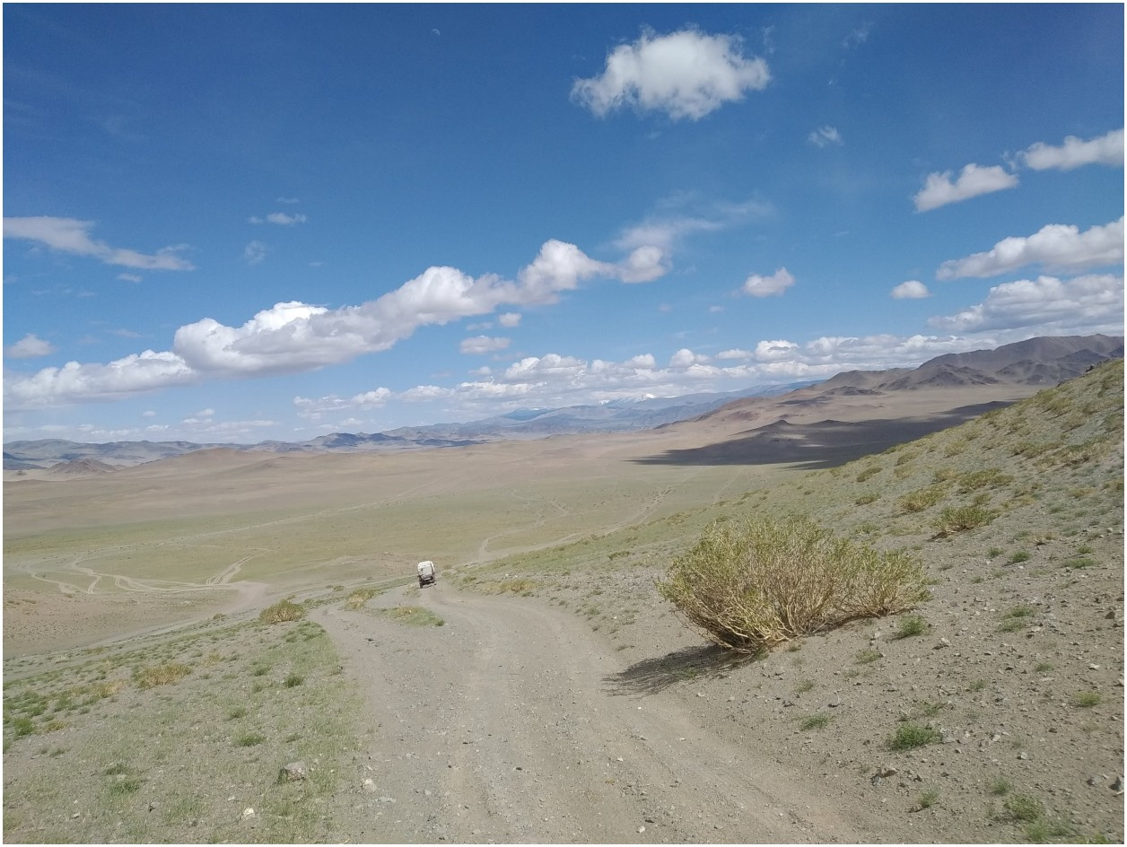 Hiluxem z kapsułą mieszkalną do Mongolii