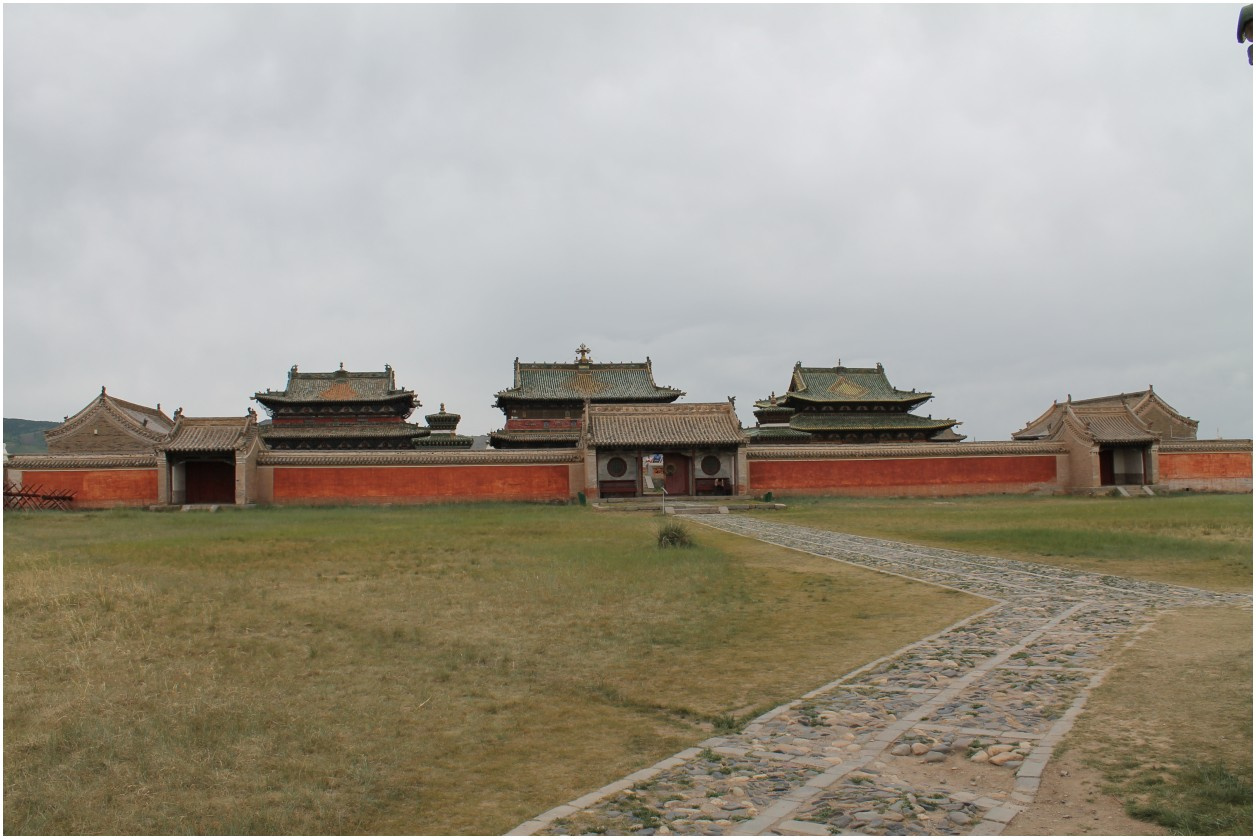 Hiluxem z kapsułą mieszkalną do Mongolii