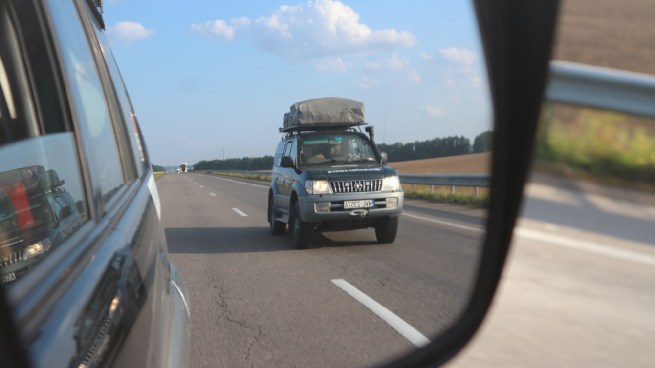 Toyoty Land Cruiser w klubie Drivenfar